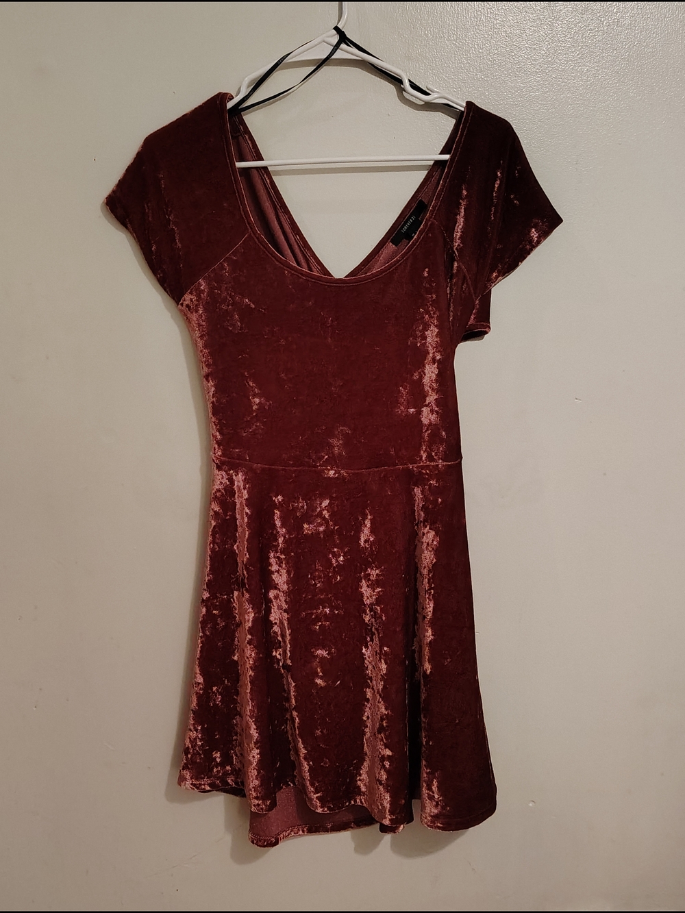 Forever 21 Crushed Velvet Mini Dress in Burgundy
